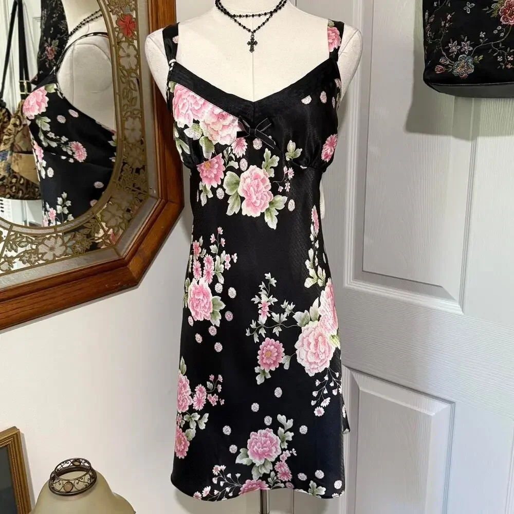 NWT Y2K Morgan Taylor Black & Pink Floral Dark Coquette Romantic Satin Slip XL - Picture 1 of 8